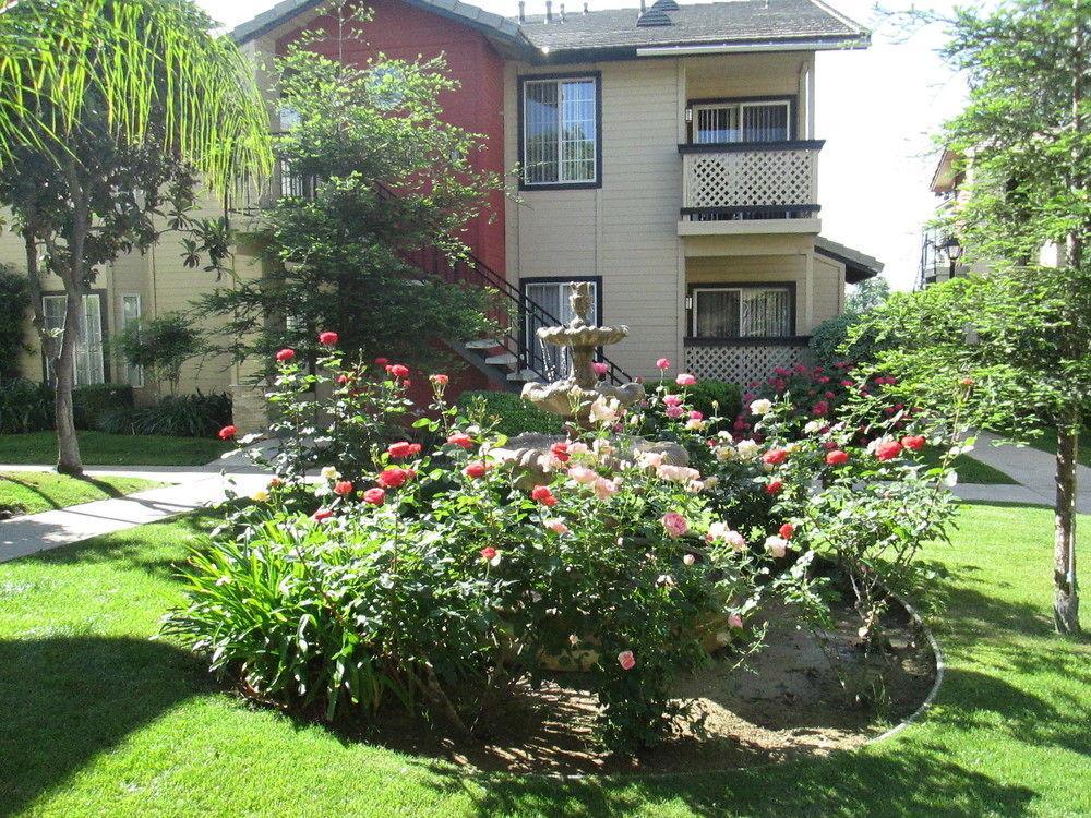 Whispering Meadows Apartments Bakersfield Ngoại thất bức ảnh