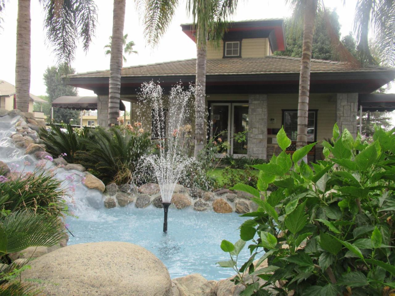 Whispering Meadows Apartments Bakersfield Ngoại thất bức ảnh
